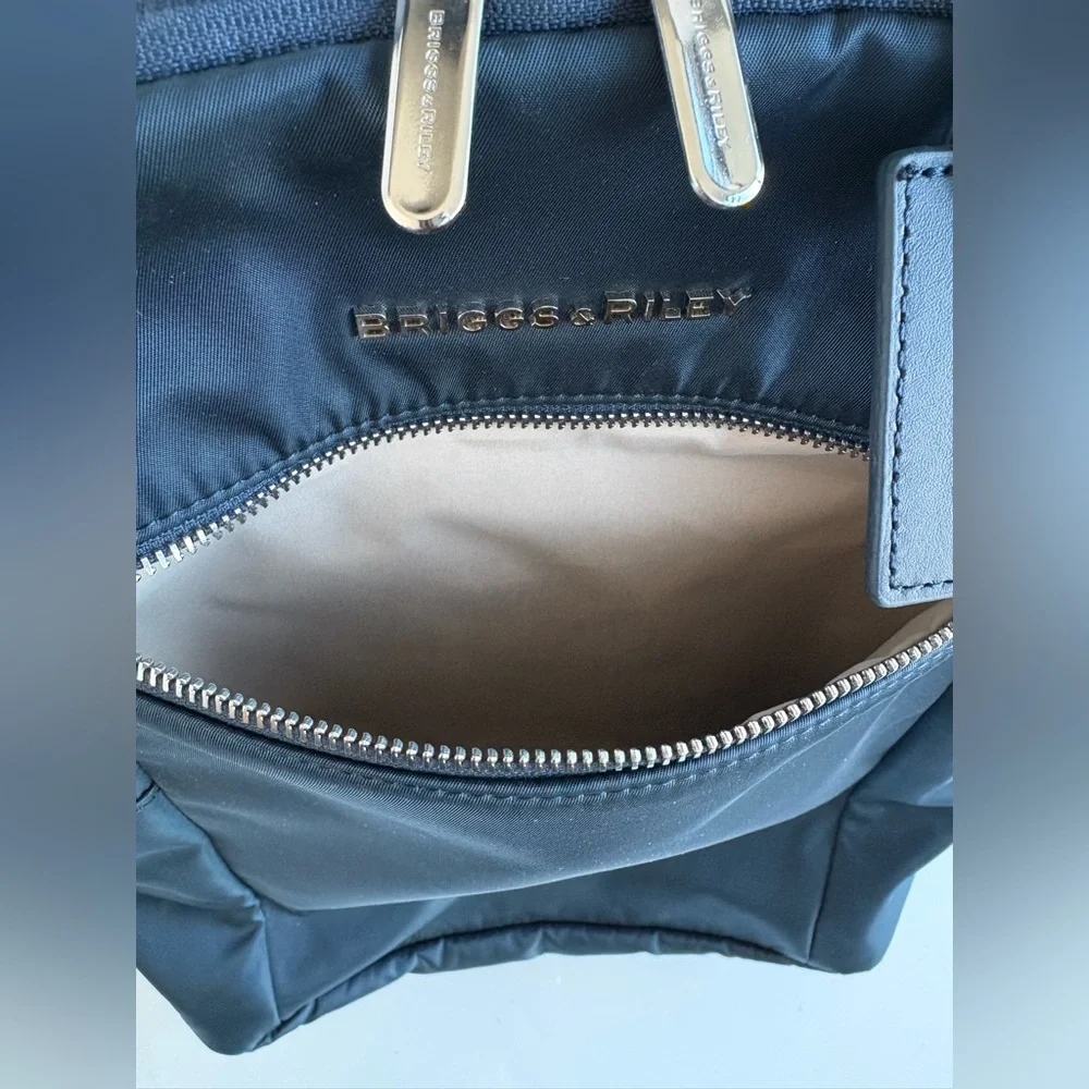 NWOT Briggs & Riley slim Rhapsody navy backpack - Picture 9 of 15